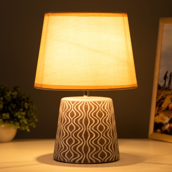 Настольная лампа Настольная лампа "Маура" Е14 40Вт кофе 23х23х33 см RISALUX