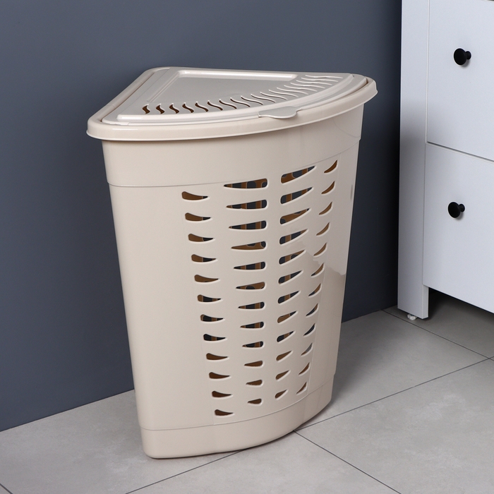 Корзина для белья угловая с крышкой, 45 л, 37&times;50&times;56 см, цвет слоновая кость