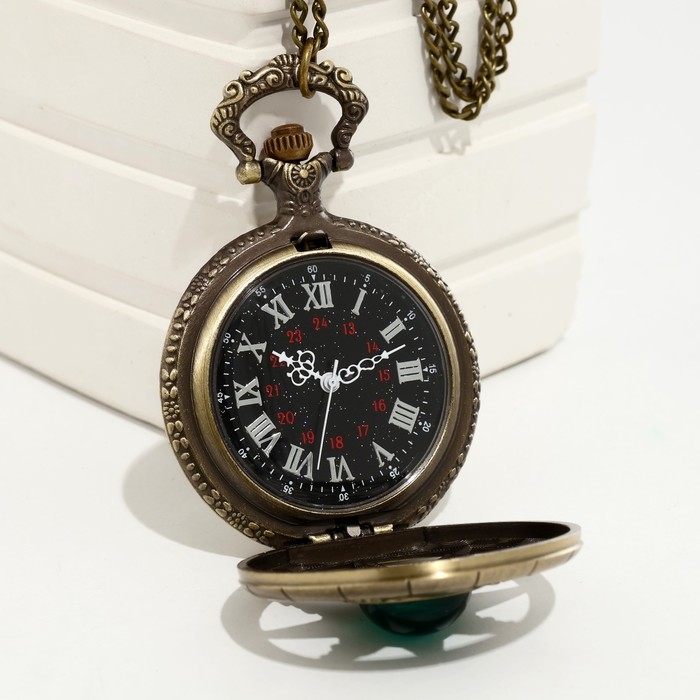 Часы карманные "Компас", кварцевые, d циферблата-4.7 см, цепочка l-80 см