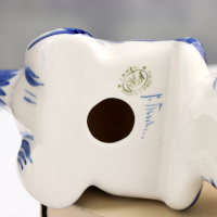 Сувенир "Кошка Соня свисающая", гжель, фарфор, 8х16 см