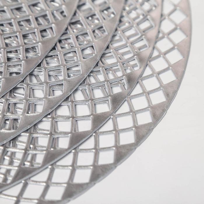 Салфетки сервировочные на стол Доляна &laquo;Вира&raquo;, 4 шт, d=38 см, цвет серебряный