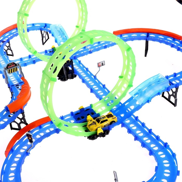 Автотрек «Супер скорость», мёртвая петля, работает от батареек Автотрек «Супер скорость», мёртвая петля, работает от батареек