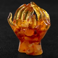 Сувенир "Ангел в руках", янтарь