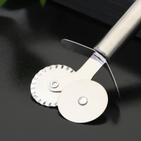 Нож для теста и пиццы Доляна &laquo;Металлик&raquo;, 2 лезвия, 18 см, цвет серебристый