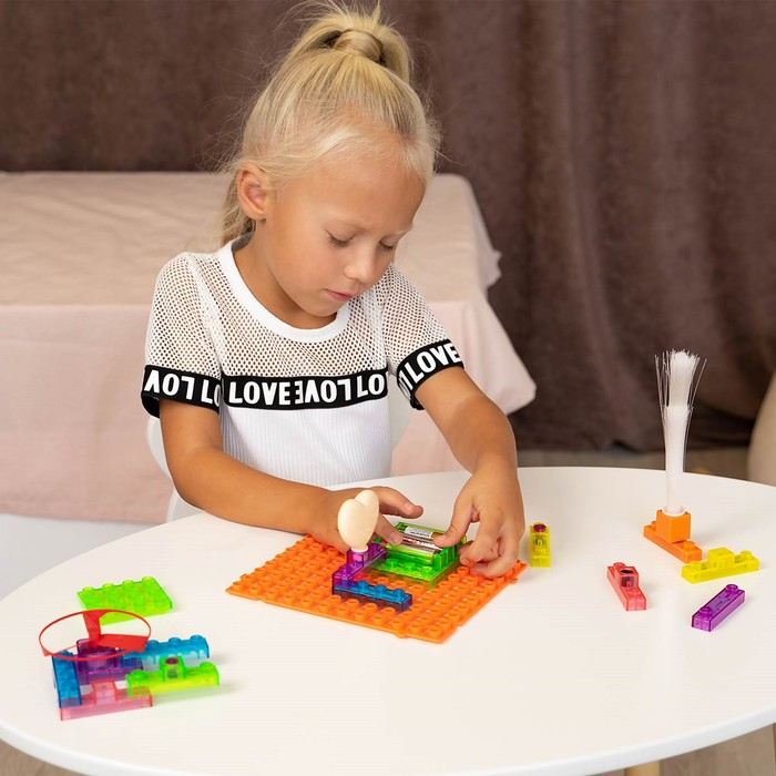 Конструктор блочный-электронный «В мире электроники», 59 схем, 19 деталей Конструктор блочный-электронный «В мире электроники», 59 схем, 19 деталей