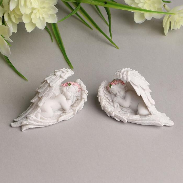 Сувенир полистоун Сувенир полистоун "Ангельские сны" в венке из роз, МИКС, 6,5х3х4 см