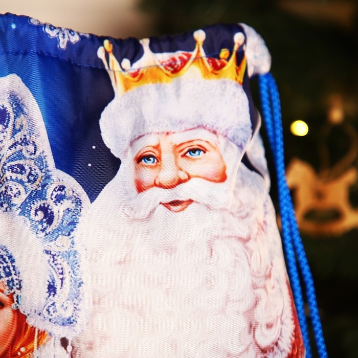 Новый год 2025. Новогодний мешок для подарков на шнурке &laquo;Дед Мороз и Снегурочка&raquo;, цвет синий/разноцветный