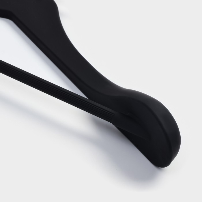 Плечики - вешалка для одежды LaDо́m Soft-touch, 45&times;23&times;4,8 см, с перекладиной, широкие плечики