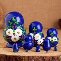 Матрёшка &laquo;Белые цветы&raquo;, синее платье, 10 кукольная, 12 см
