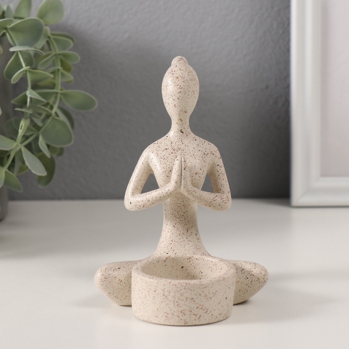 Подсвечник полистоун на 1 свечу Подсвечник полистоун на 1 свечу "Девушка. Приветствие" белый в крапинку 8,5х8,8х11,7 см