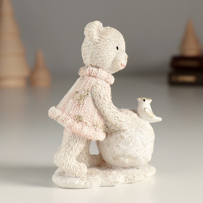 Сувенир полистоун Сувенир полистоун "Мишка с птицей на большом снежке" 7,5х5,5х10,5 см