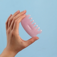 Массажёр Гуаша &laquo;Гребешок&raquo;, 8,5 &times; 5 см, цвет розовый