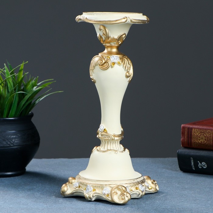 Подсвечник Подсвечник "С резным квадратным основанием", ваниль/золото 12х12х27 см, для свечи d=2