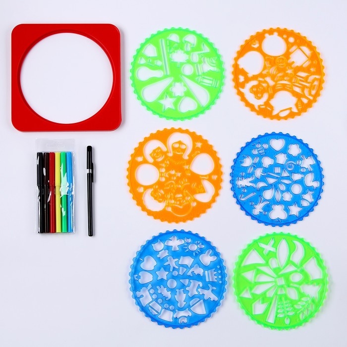 Трафареты «Фантазия», набор 6 шт., 6 шт. фломастеров, ручка, бумага Трафареты «Фантазия», набор 6 шт., 6 шт. фломастеров, ручка, бумага