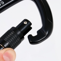 Карабин с муфтой, 11х7 см, 26 КN, чёрный Карабин с муфтой, 11х7 см, 26 КN, чёрный