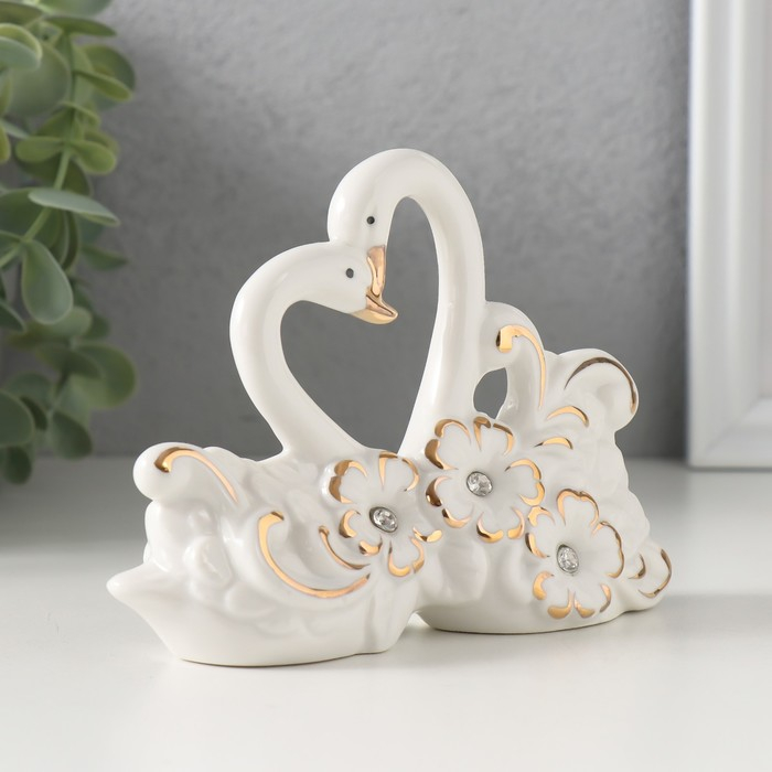 Сувенир керамика "Лебеди в цветах" белый, со стразами, 10х13,4х4,2 см