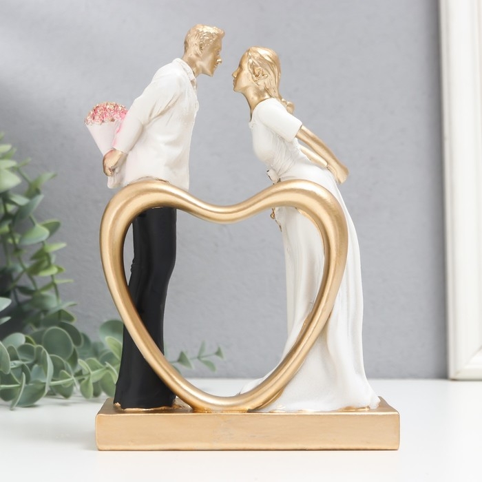 Сувенир полистоун Сувенир полистоун "Встреча влюблённых" чёрно-белый с золотом 6х13,5х19,5 см