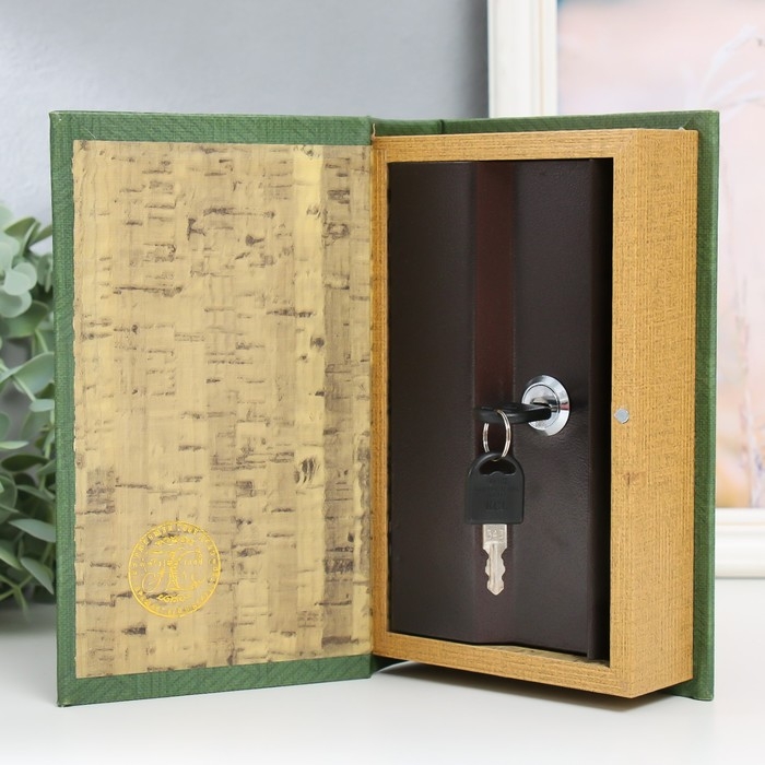 Сейф-книга дерево кожзам Сейф-книга дерево кожзам "Семья - это навсегда" 21х13х5 см