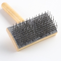 Щётка - пуходёрка деревянная жёсткая для «Кавказца», основание 110 х 58 мм Щётка - пуходёрка деревянная жёсткая для «Кавказца», основание 110 х 58 мм