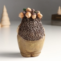 Сувенир полистоун "Ёжик с жёлудями, в веночке из жёлудей" 8х9х12,5 см