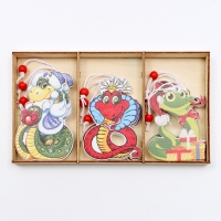 Набор подвесок в деревянной подарочной упаковке, 9 шт. Набор подвесок в деревянной подарочной упаковке, 9 шт.