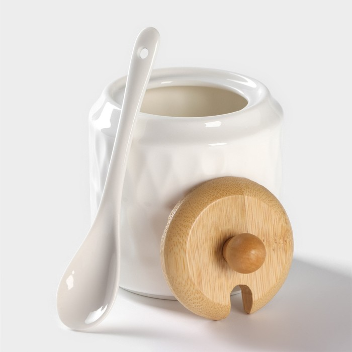 Набор банок фарфоровых для сыпучих продуктов на бамбуковой подставке BellaTenero «Тюльпан», 7 предметов: 3 банки 300 мл, 3 ложки, подставка, керамические, цвет белый Набор банок фарфоровых для сыпучих продуктов на бамбуковой подставке BellaTenero «Тюльпан», 7 предметов: 3 банки 300 мл, 3 ложки, подставка, керамические, цвет белый