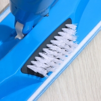 Швабра для мытья пола с распылителем и щёткой Доляна, насадка из микрофибры 42&times;14 см, стальная ручка 120 см, цвет МИКС