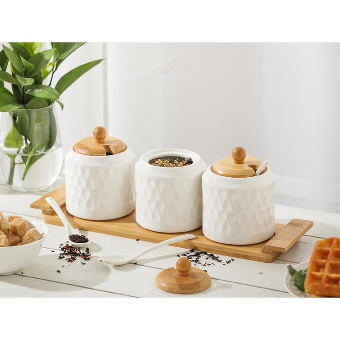 Набор банок фарфоровых для сыпучих продуктов на бамбуковой подставке BellaTenero «Тюльпан», 7 предметов: 3 банки 300 мл, 3 ложки, подставка, керамические, цвет белый Набор банок фарфоровых для сыпучих продуктов на бамбуковой подставке BellaTenero «Тюльпан», 7 предметов: 3 банки 300 мл, 3 ложки, подставка, керамические, цвет белый