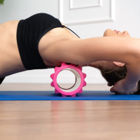 Ролик массажный Sangh, 33х13 см, цвет розовый Ролик массажный Sangh, 33х13 см, цвет розовый