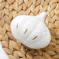 Контейнер для хранения чеснока, 9&times;8,3&times;6,2 см, пластик, белый