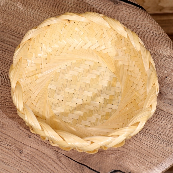 Корзинка плетёная, из бамбука 22х22х7 см