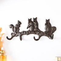 Крючки декоративные чугун "Белочки" 34,5х3х14 см Крючки декоративные чугун "Белочки" 34,5х3х14 см