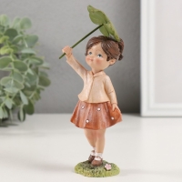 Сувенир полистоун "Малышка с зелёным клевером" 6,5х5,5х15,5 см