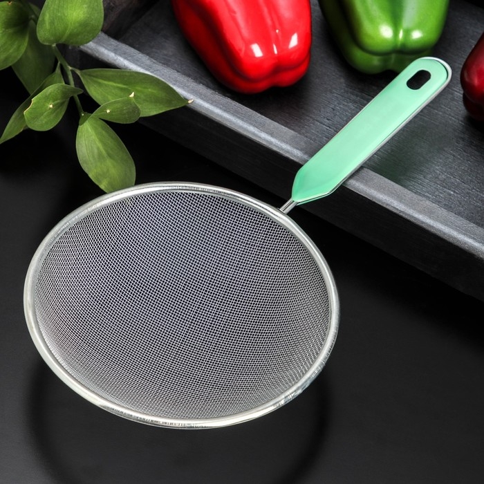 Сито для просеивания с ручкой Доляна «Хозяюшка», d=16 см, цвет зелёный Сито для просеивания с ручкой Доляна «Хозяюшка», d=16 см, цвет зелёный