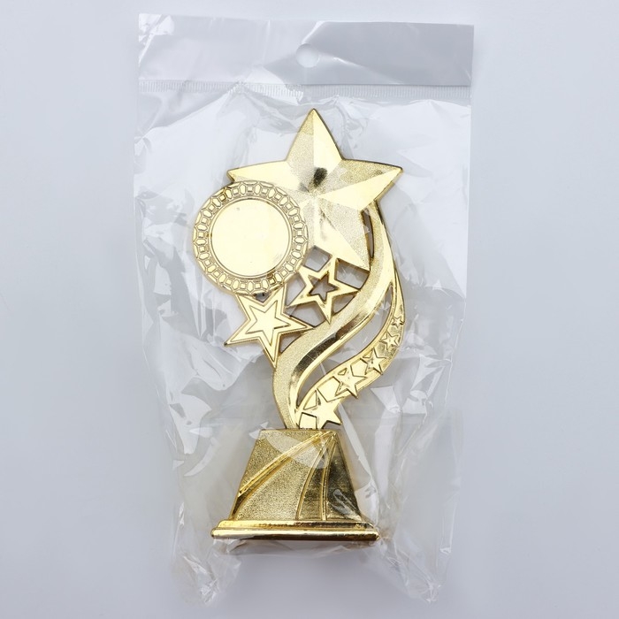 Кубок «Звезды», наградная фигура, золото, 16,5 х 8 х 5,8 см. Кубок «Звезды», наградная фигура, золото, 16,5 х 8 х 5,8 см.
