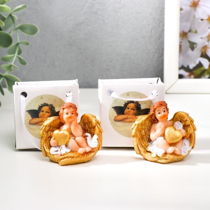 Сувенир полистоун Сувенир полистоун "Ангел с золотыми крыльями и сердцем" МИКС 4,6х5х3 см