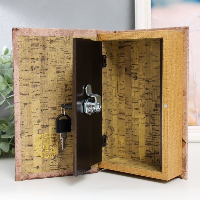 Сейф-книга дерево кожзам Сейф-книга дерево кожзам "Тигр в кепке и с трубкой" 21х13х5 см