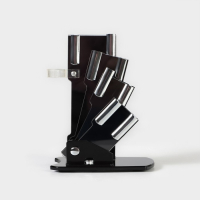 Набор кухонный на подставке &laquo;Изгиб&raquo;, 5 предметов: 4 ножа, 7,5 см, 10 см, 13 см, 15 см, овощечистка, цвет зелёный