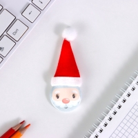 Значок закатной с колпаком d=35 мм "Дедушка Мороз" 6,5х11 см