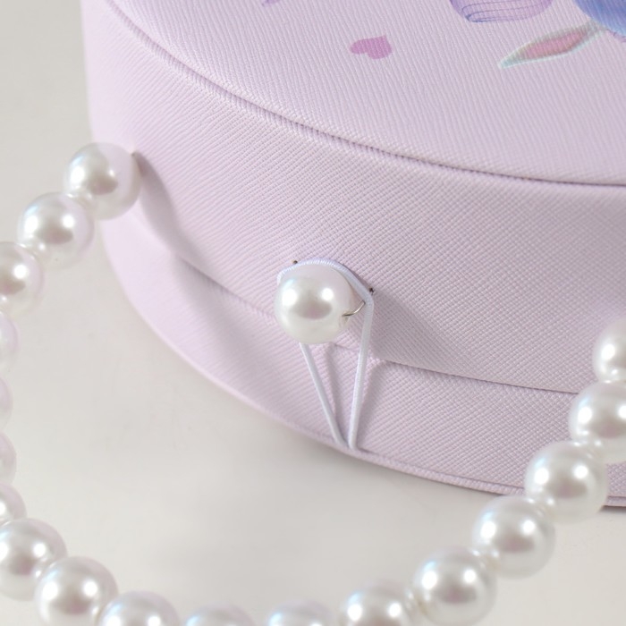 Шкатулка кожзам для украшений сумочка "Малышка-ангел у домика" сирень 19х15,5х7,5 см