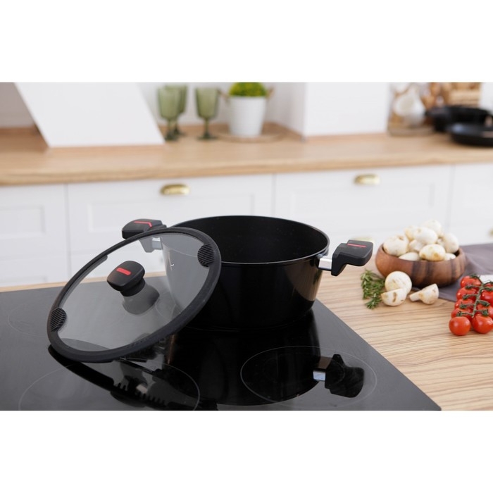 Кастрюля Magistro Flame, 2,3 л, d=20 см, h=8,8 см, крышка со сливом, антипригарное покрытие, индукция, цвет чёрный Кастрюля Magistro Flame, 2,3 л, d=20 см, h=8,8 см, крышка со сливом, антипригарное покрытие, индукция, цвет чёрный