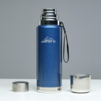 Термос, 1 л, Путешествие "Мастер К.", с кружкой и ситечком, сохраняет тепло 48 ч, синий Термос, 1 л, Путешествие "Мастер К.", с кружкой и ситечком, сохраняет тепло 48 ч, синий