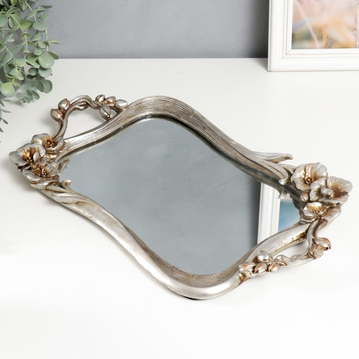 Подставка интерьерная полистоун с зеркалом Подставка интерьерная полистоун с зеркалом "Цветы" прямоугольная, серебро 4,5х28х45 см
