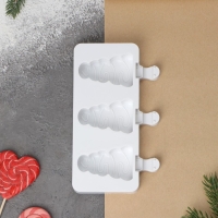 Форма для мороженого новогодняя &laquo;Ёлочка&raquo;, силикон, 19,5&times;13&times;2,5 см, 3 ячейки (7,1&times;2,7 см), цвет белый