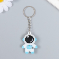 Брелок резина "Космонавт в бело-голубом скафандре" 4,5х2,4х3,2 см