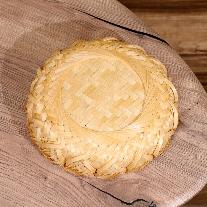 Корзинка плетёная, из бамбука 25х25х8 см
