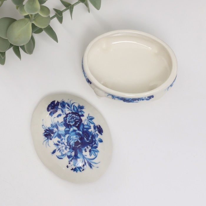 Шкатулка керамика на ножках "Синие цветы" 6,1х7,7х4,8 см