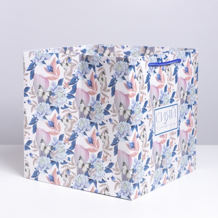 Пакет подарочный квадратный, упаковка, «Сияй», 30 х 30 х 30 см Пакет подарочный квадратный, упаковка, «Сияй», 30 х 30 х 30 см