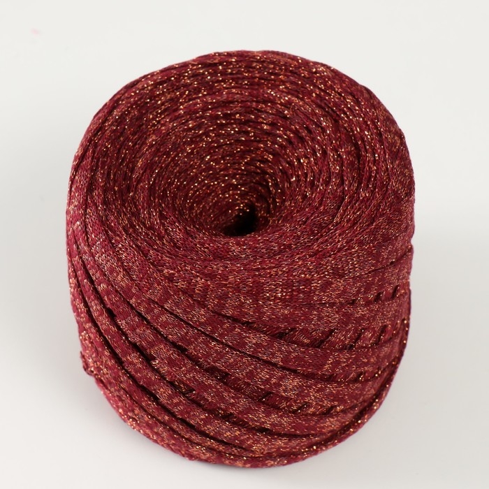 Трикотажная пряжа "Риббон" с люрексом 85м/170&plusmn;5 гр (Вишня, люрекс: Медь)