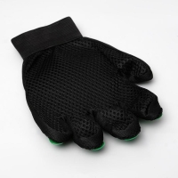 Перчатка - щетка для шерсти на правую руку с удлиненными зубчиками, зелёная